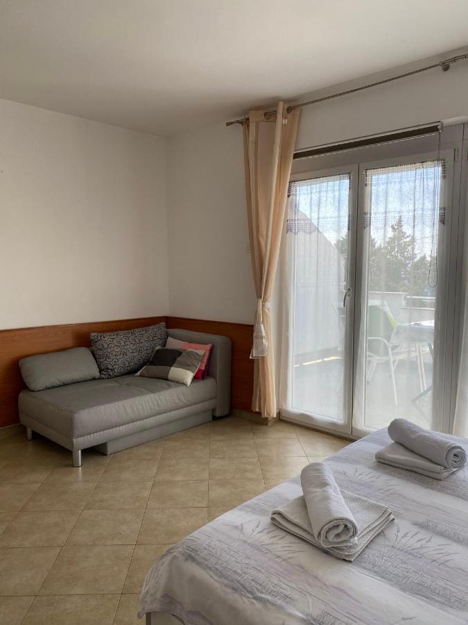 Apartmani Sara Omišalj Zewnętrze zdjęcie